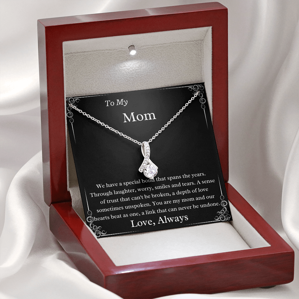 To My Mom A Special Bond 14k White Gold Finish Luxury Necklace Gift